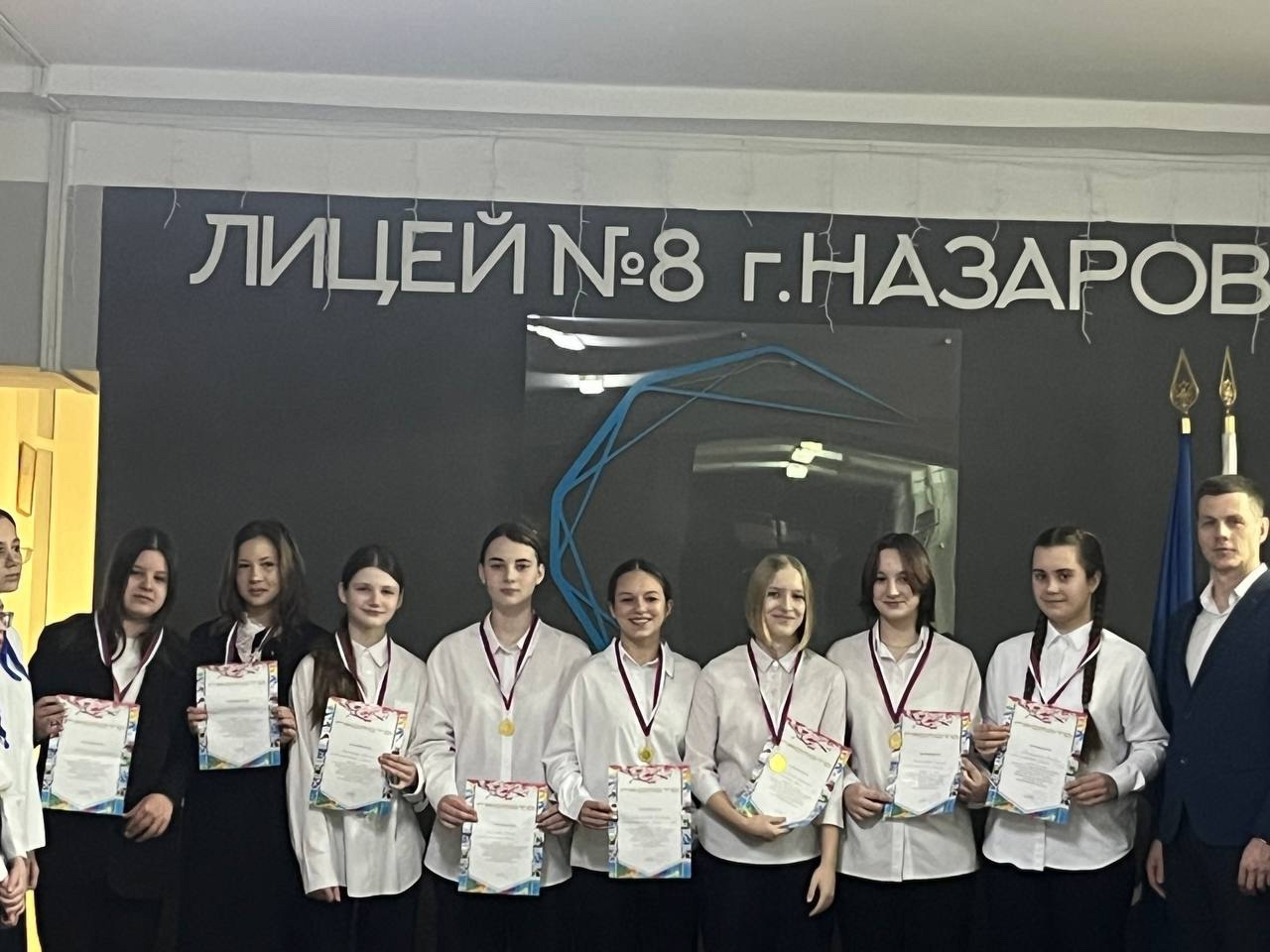 СОРЕВНОВАНИЯ ПО ВОЛЕЙБОЛУ.